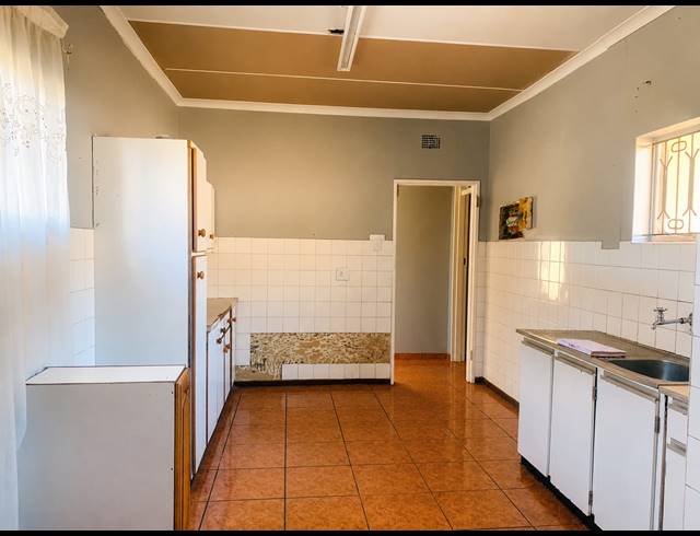 3 BEDROOM HOUSE FOR SALE IN VANDERBIJLPARK CE 5